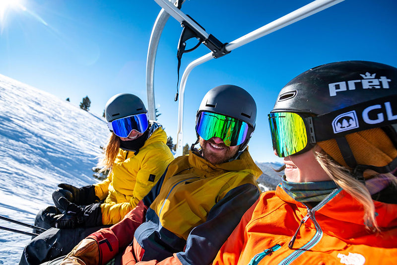 O que torna um par de óculos de esqui perfeito em qualquer clima?