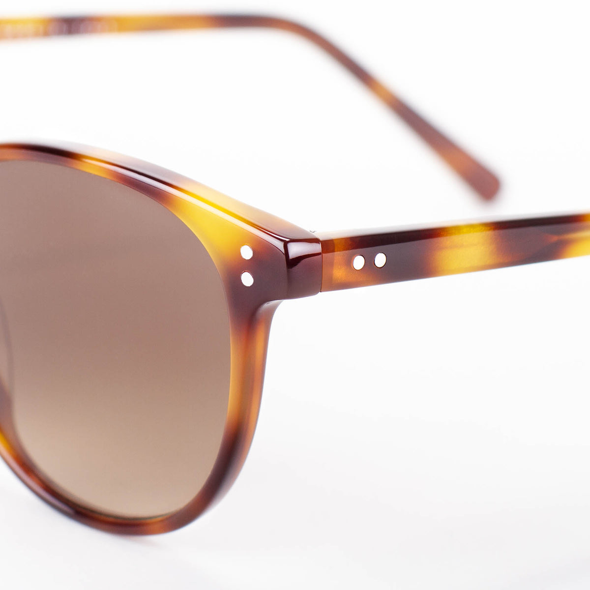 'OUT OF' RIVA TURTLE GRADIENT SUNGLASSES DETAIL